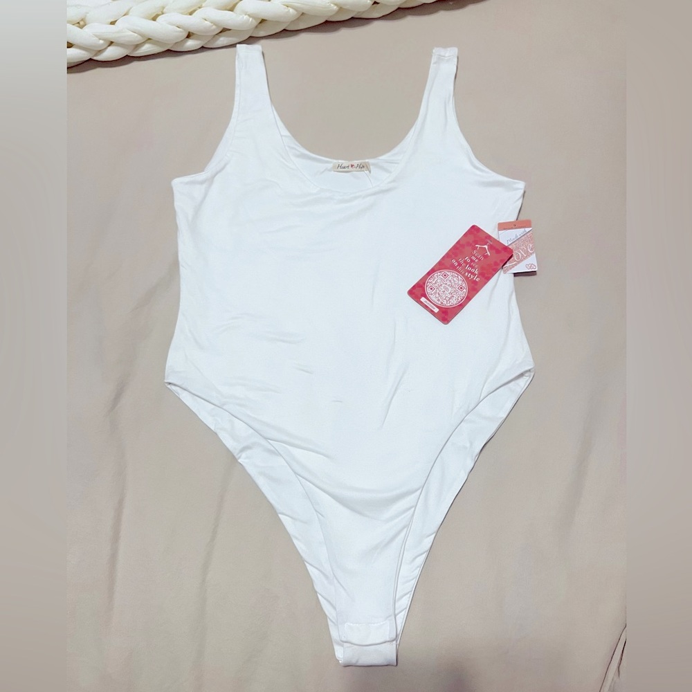 NWT White Tank Top Bodysuit - Scoop Neck Heart & Hips (size XL) double layer